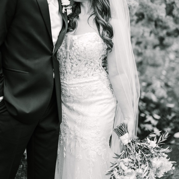 Elysee Sibylla Designer Bridal Gown - Picture 2 of 8